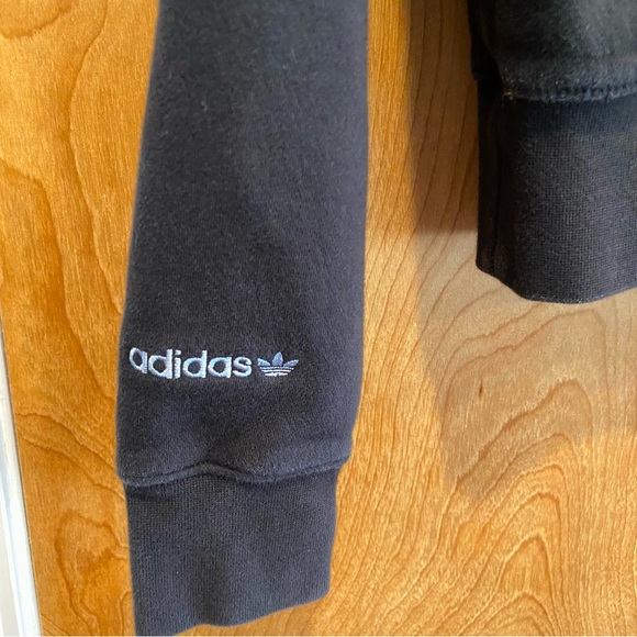 ADIDAS Hoody with kangaroo hand pocket with cool Adidas logo - Picture 4 of 6